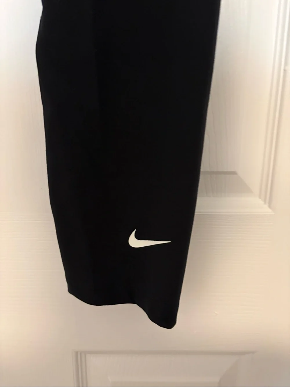 Nike Black Tight Fit High Rise 7/8 Performance Leggings